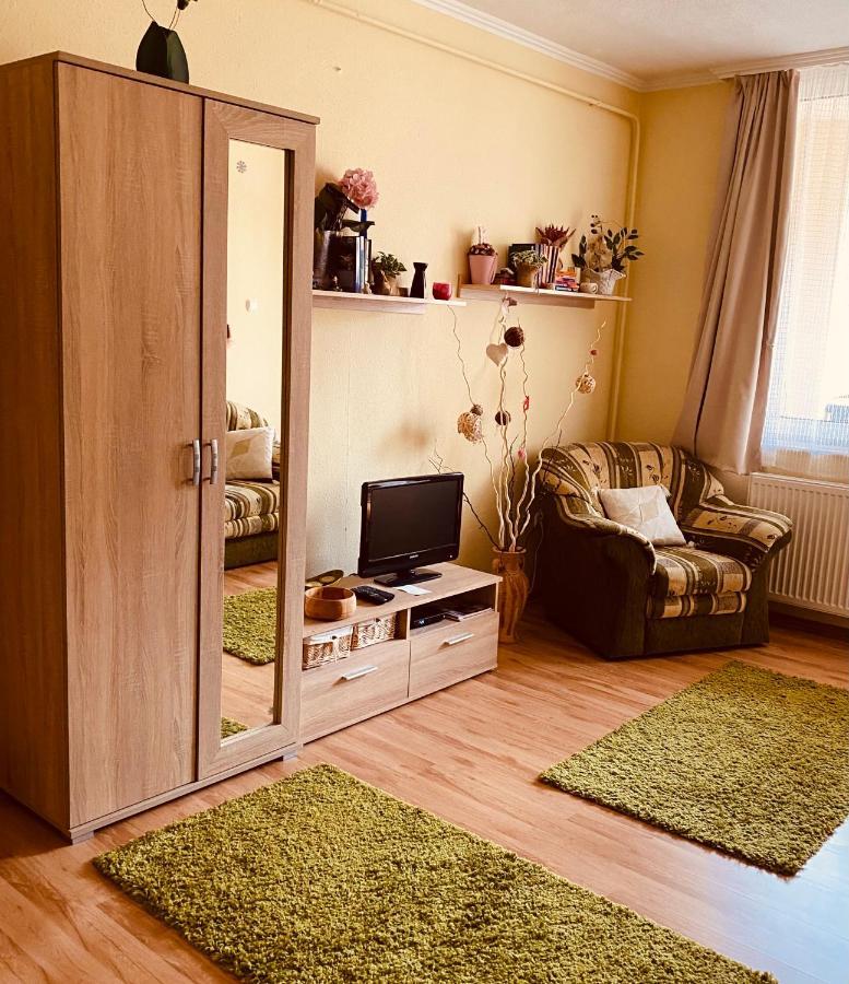 Victoria Apartman Егер Екстериор снимка