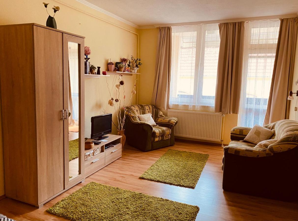 Victoria Apartman Егер Екстериор снимка